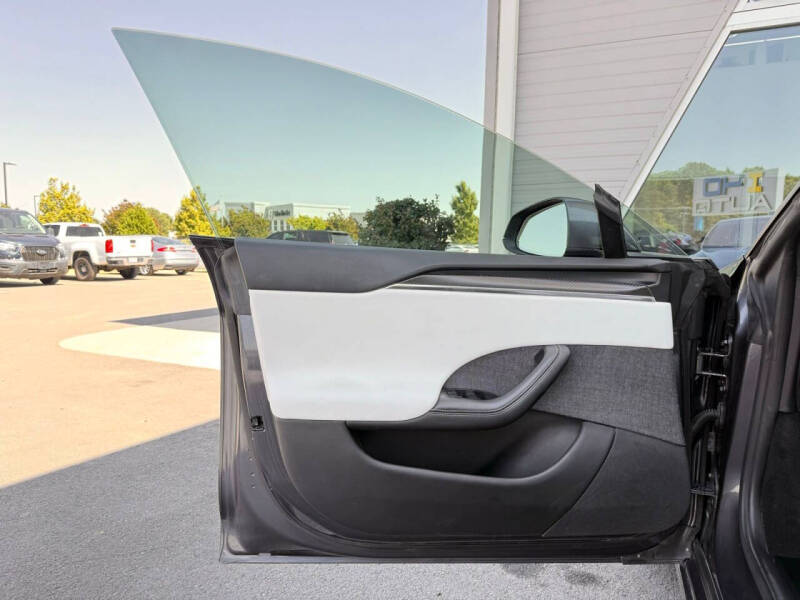 2022 Tesla Model S Plaid
