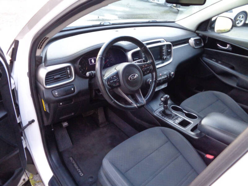 2017 Kia Sorento LX