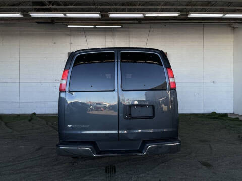 2017 Chevrolet Express LT 3500