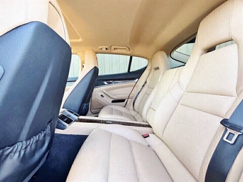 2016 Porsche Panamera Edition