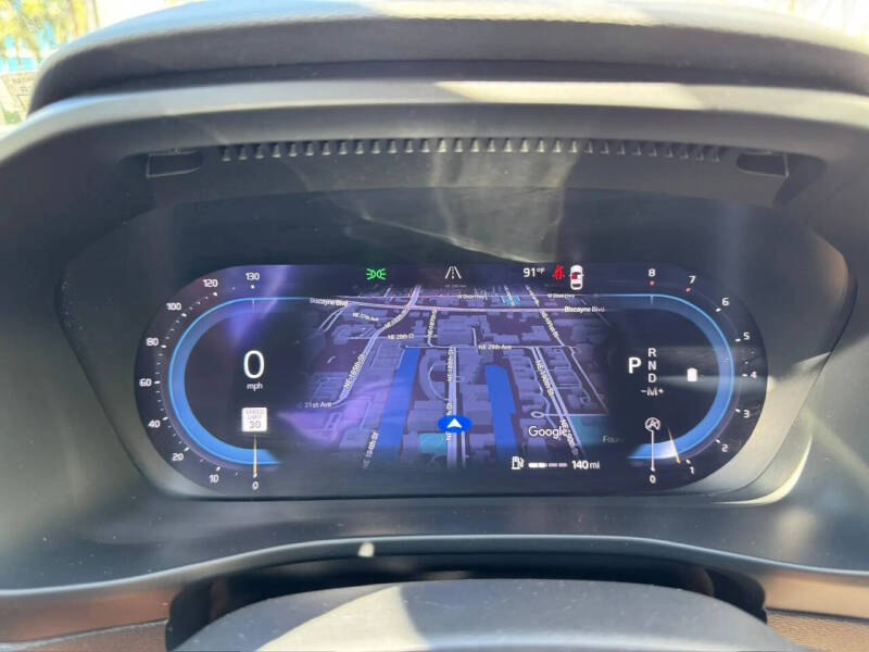 2024 Volvo XC40 B5 Plus Bright Theme