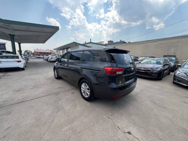 2016 Kia Sedona LX