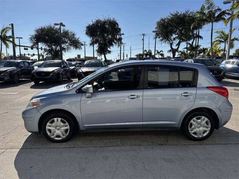 2011 Nissan Versa 1.8 S