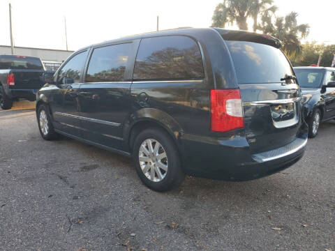 2013 Chrysler Town and Country Touring