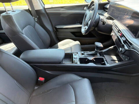 2025 Kia K5 EX