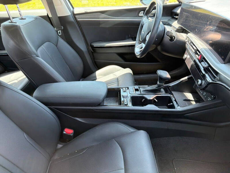 2025 Kia K5 EX