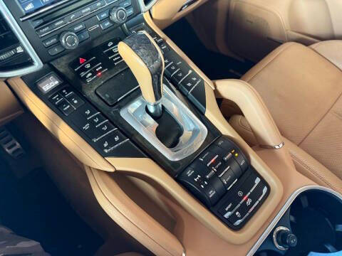 2014 Porsche Cayenne GTS