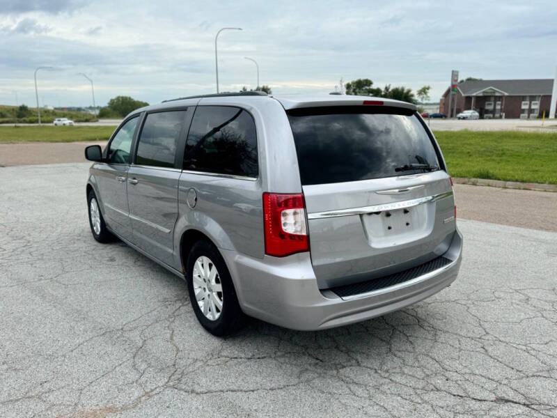 2014 Chrysler Town and Country Touring