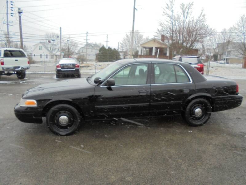 2010 Ford Crown Victoria for sale at B & G AUTO SALES in Uniontown PA