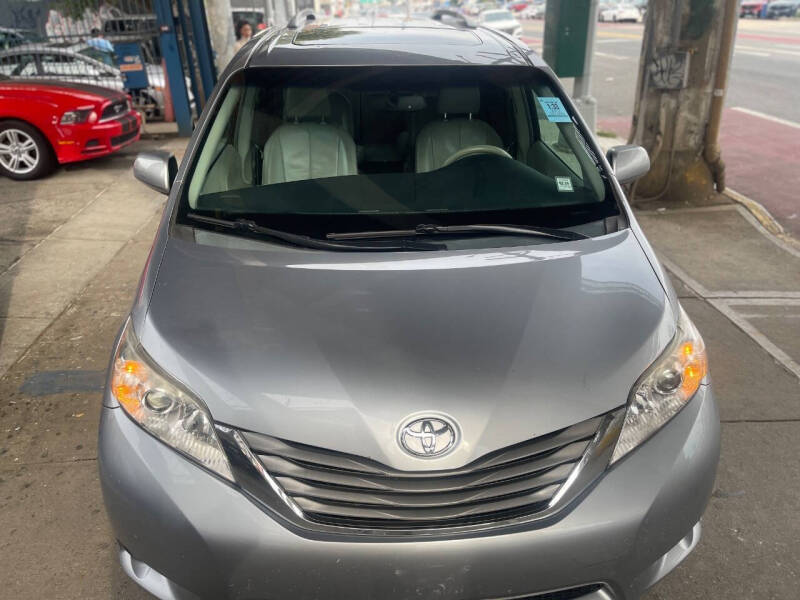 2012 Toyota Sienna XLE 7-Passenger