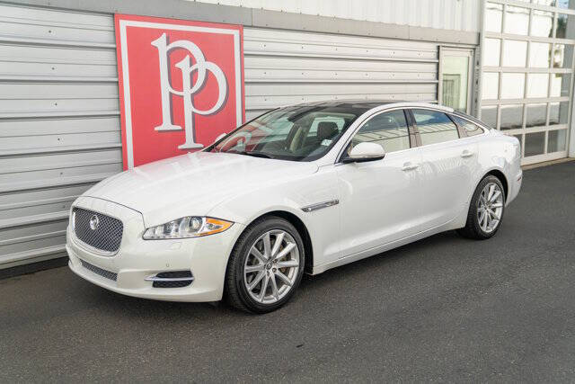 2012 Jaguar XJ 43