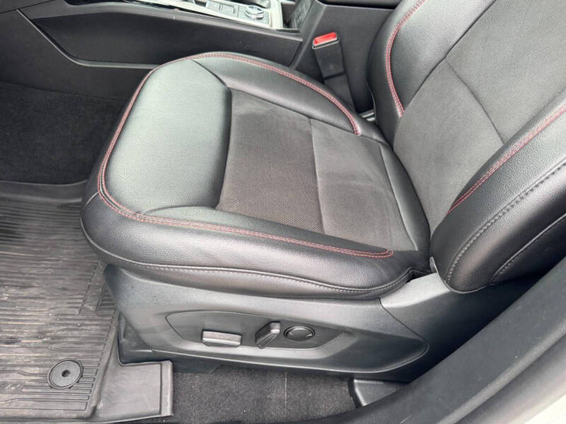 2024 Ford Explorer ST-Line