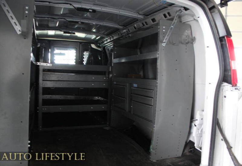 2023 GMC Savana 2500