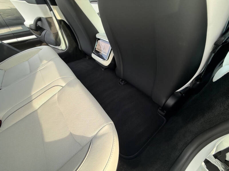 2022 Tesla Model S Plaid