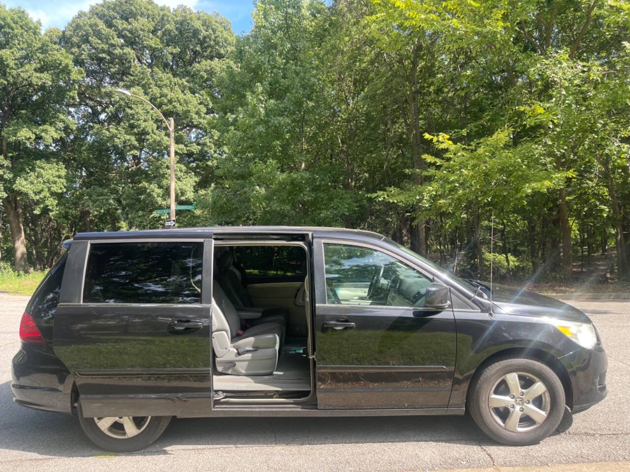 2010 Volkswagen Routan for sale at Tower Grove Auto in Saint Louis, MO