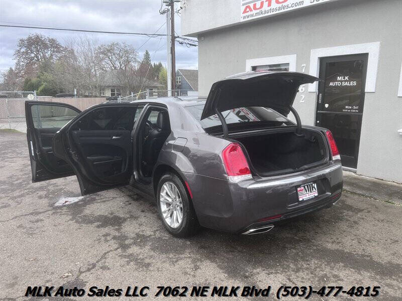 2016 Chrysler 300 C