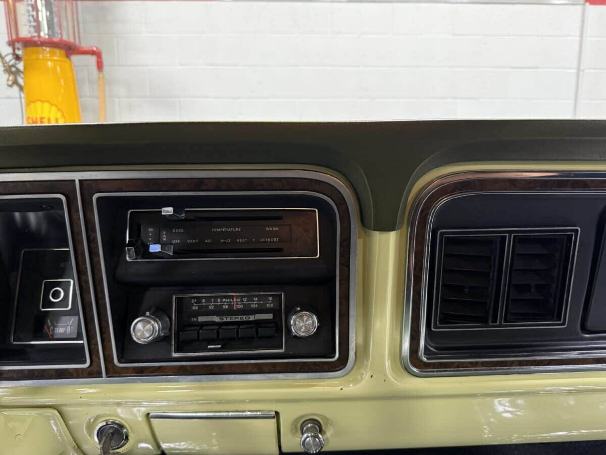1976 Ford F-150 38