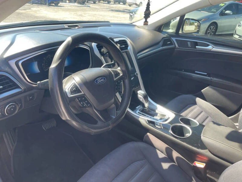 2013 Ford Fusion Hybrid SE