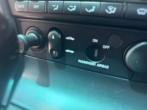 2002 Ford Thunderbird Deluxe