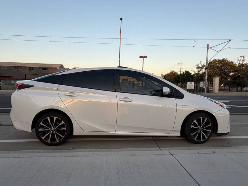 2016 Toyota Prius Three