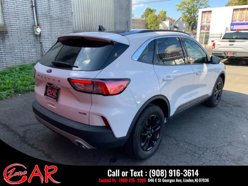 2020 Ford Escape SE