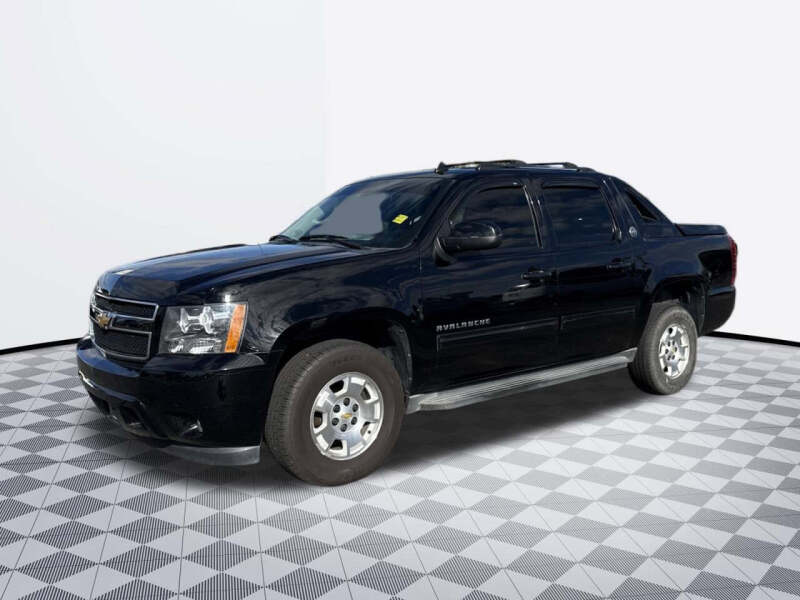 2013 Chevrolet Avalanche LS Black Diamond