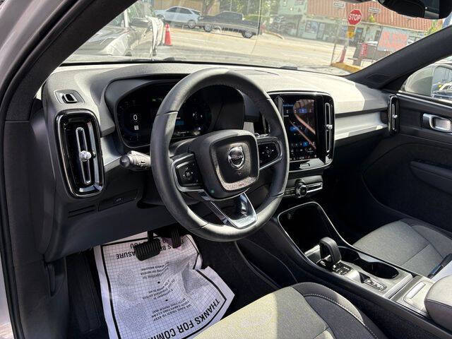 2023 Volvo XC40 B5 Core