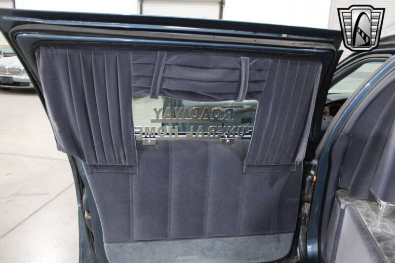 2001 Lincoln Town Car Executive