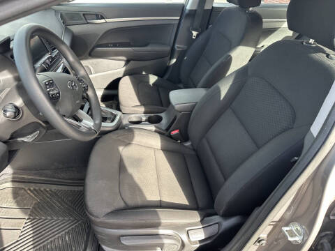 2020 Hyundai Elantra SE