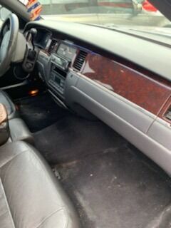 2006 Lincoln Town & Country Sedan - $3,950