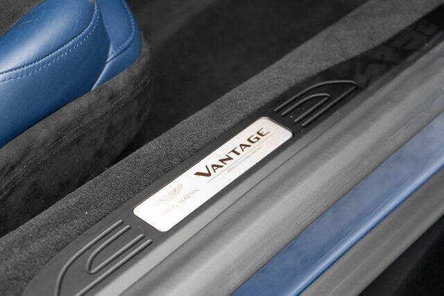 2022 Aston Martin Vantage 33