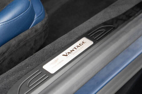 2022 Aston Martin Vantage