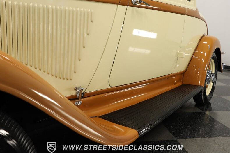 1933 Plymouth Model PD