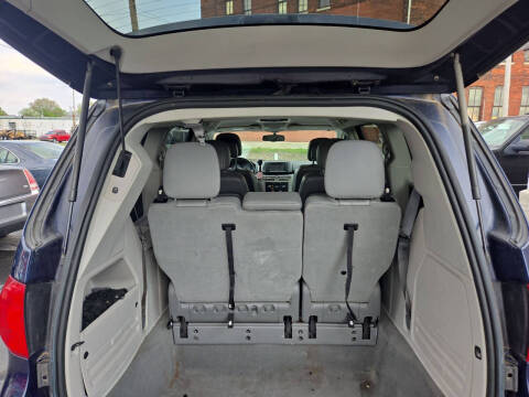 2013 Volkswagen Routan SE
