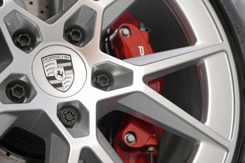 2025 Porsche 911 Carrera