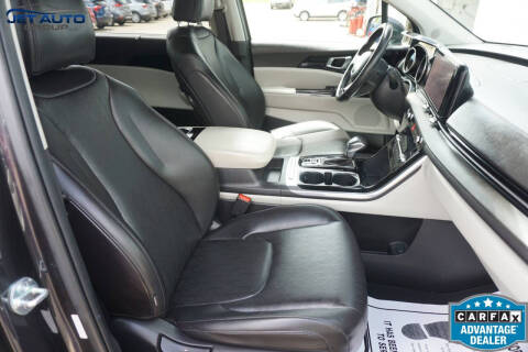 2023 Kia Carnival EX