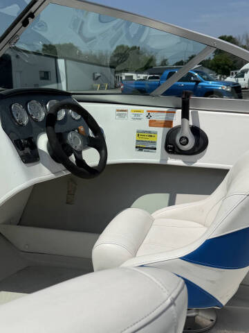 2012 Rinker 186BR