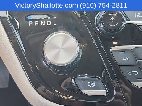 2024 Chrysler Pacifica Plug-In Hybrid Select