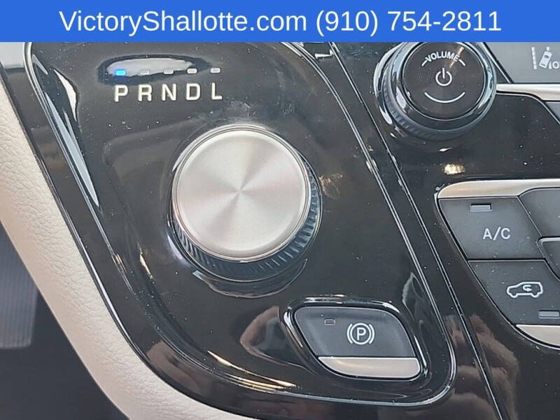 2024 Chrysler Pacifica Plug-In Hybrid Select