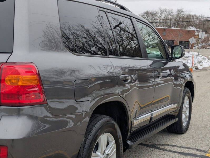 2013 Toyota Land Cruiser