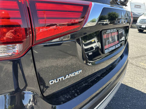 2020 Mitsubishi Outlander ES