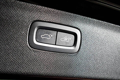 2022 Volvo XC90 Recharge T8 R-Design