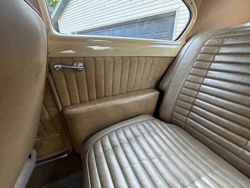 1949 Oldsmobile Futuramic 76