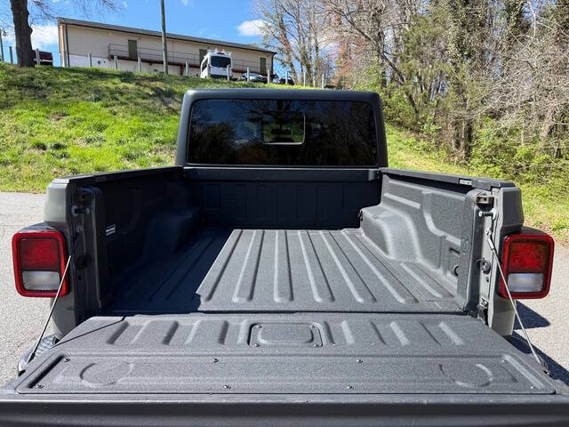 2022 Jeep Gladiator Willys