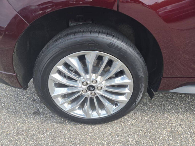 2024 Ford Edge Titanium