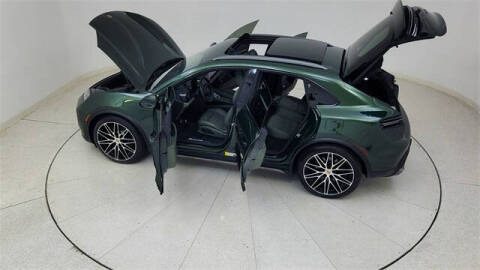 2025 Porsche Macan 4S Electric