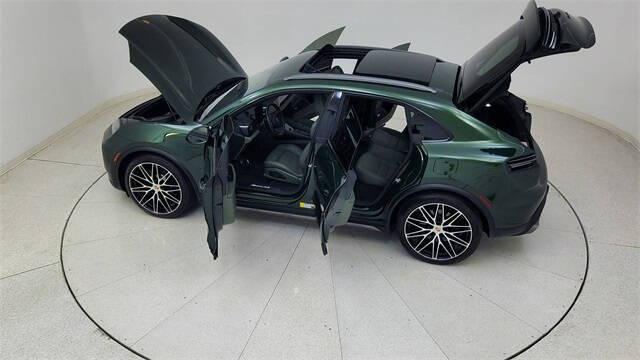 2025 Porsche Macan 4S Electric