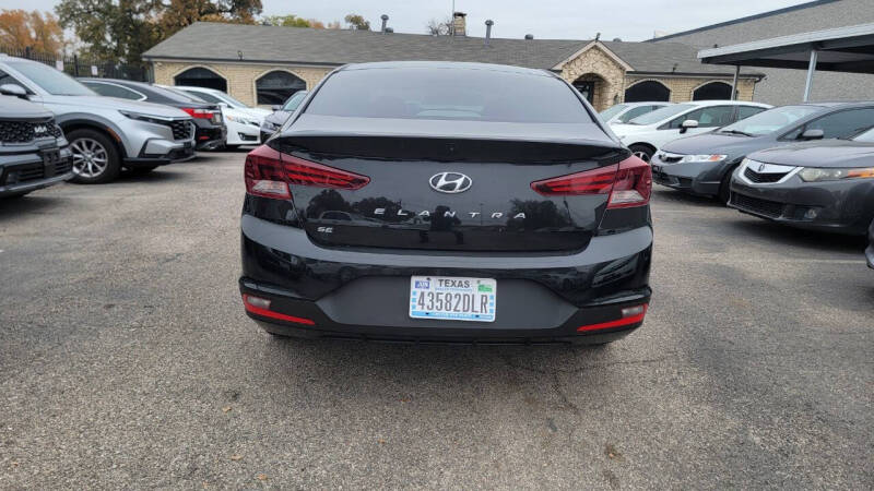 2019 Hyundai Elantra SE
