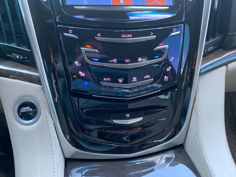 2018 Cadillac Escalade ESV Luxury