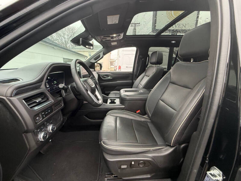 2023 GMC Yukon SLT